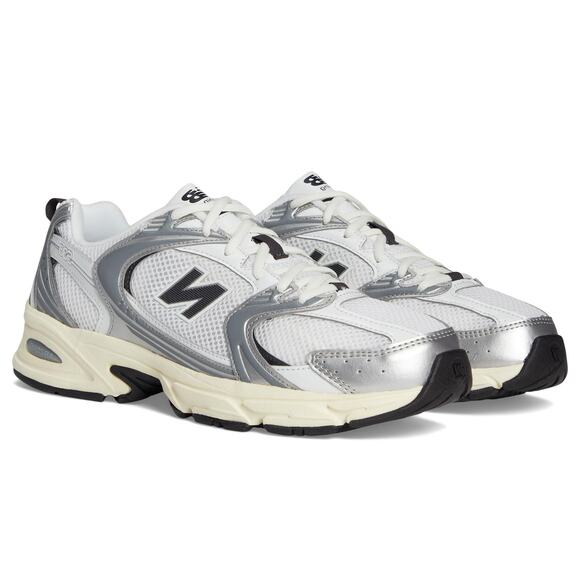 NWT New Balance 2002R Sneakers Black PhantomWhite Size 10